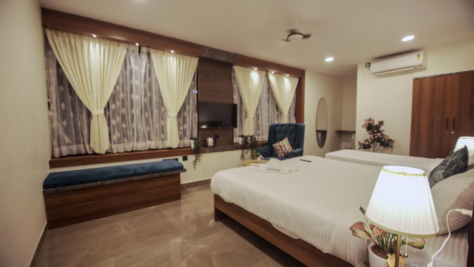 Radhe Suites Χιντεραμπάντ Εξωτερικό φωτογραφία