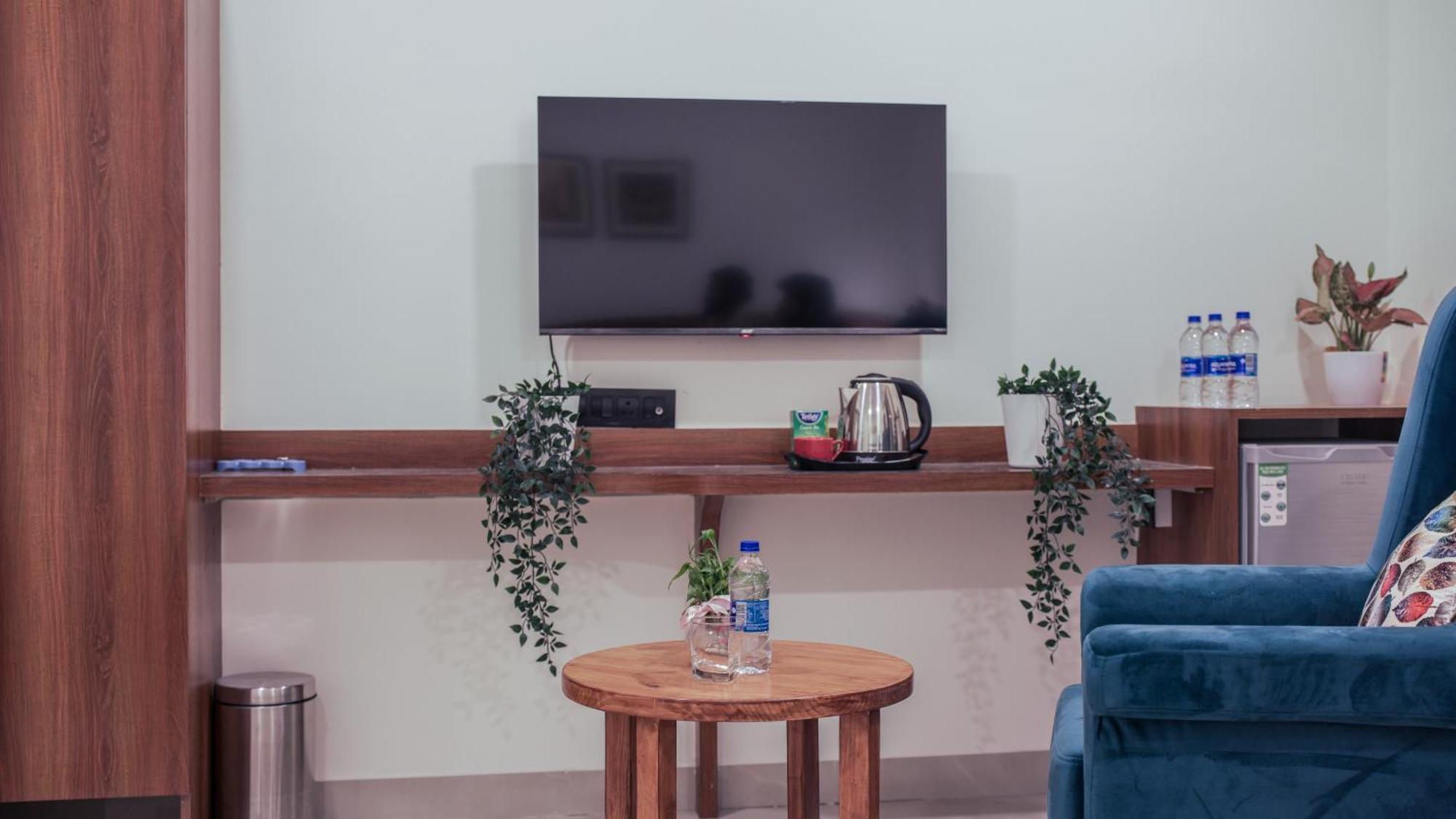 Radhe Suites Χιντεραμπάντ Εξωτερικό φωτογραφία