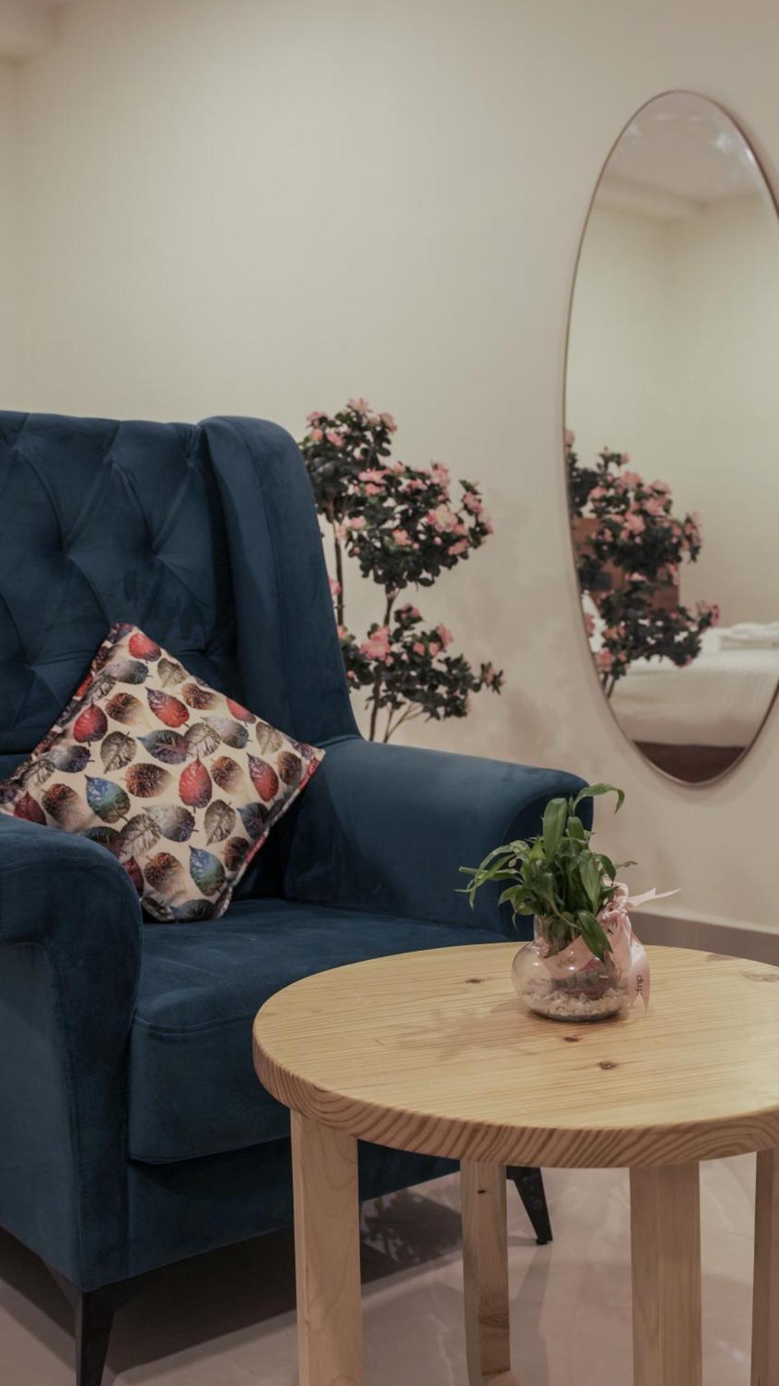 Radhe Suites Χιντεραμπάντ Εξωτερικό φωτογραφία