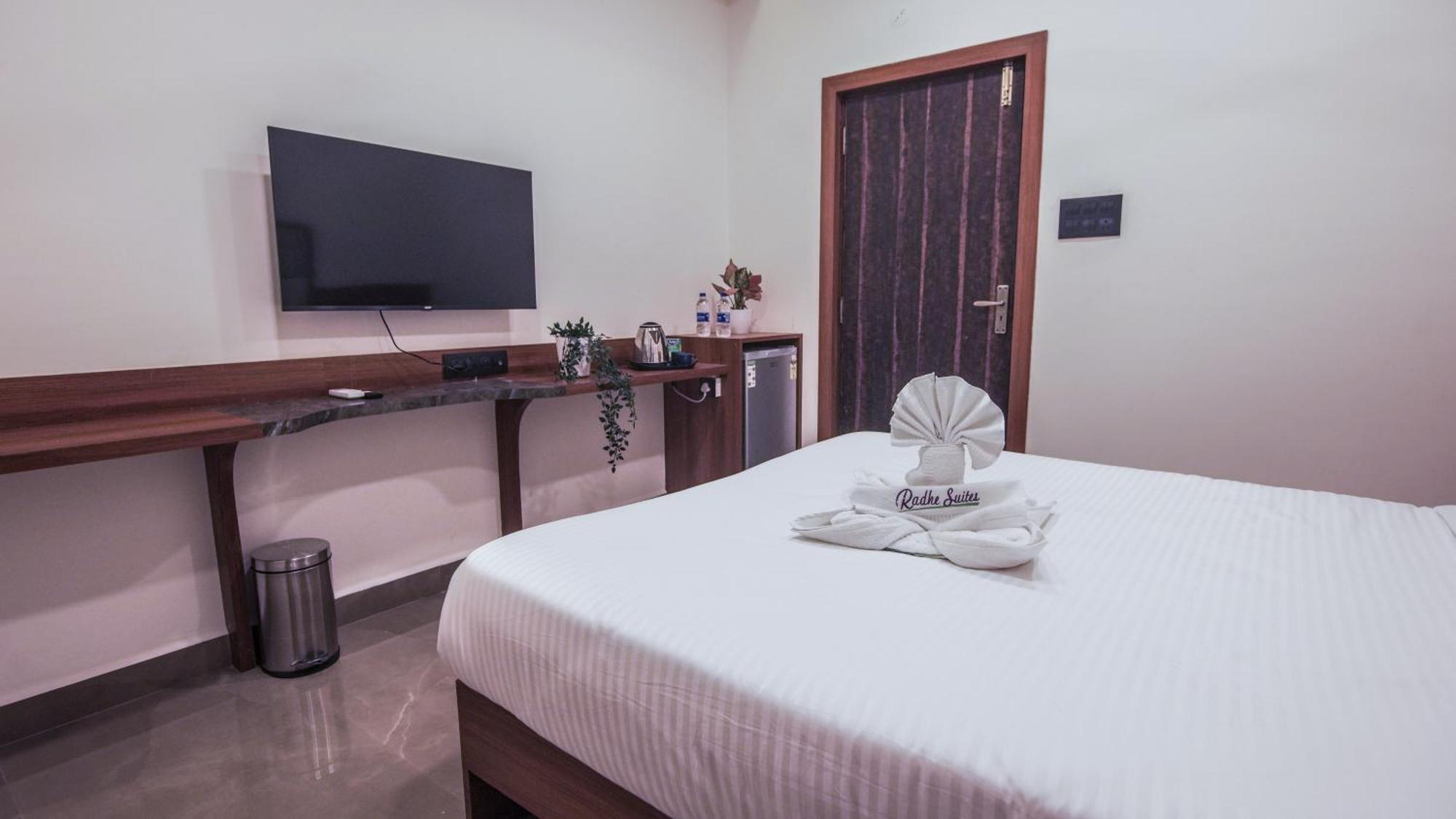Radhe Suites Χιντεραμπάντ Εξωτερικό φωτογραφία