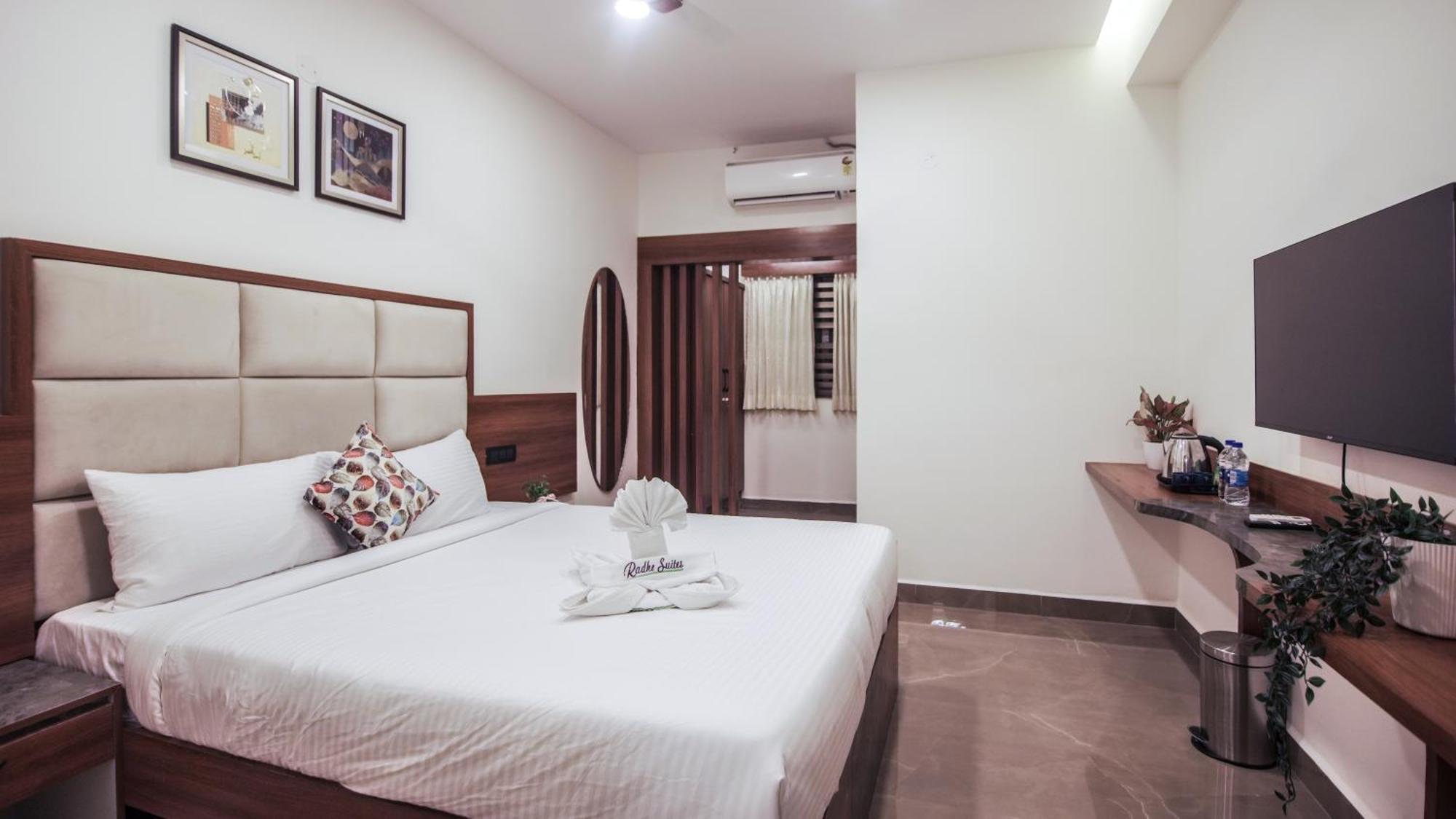 Radhe Suites Χιντεραμπάντ Εξωτερικό φωτογραφία