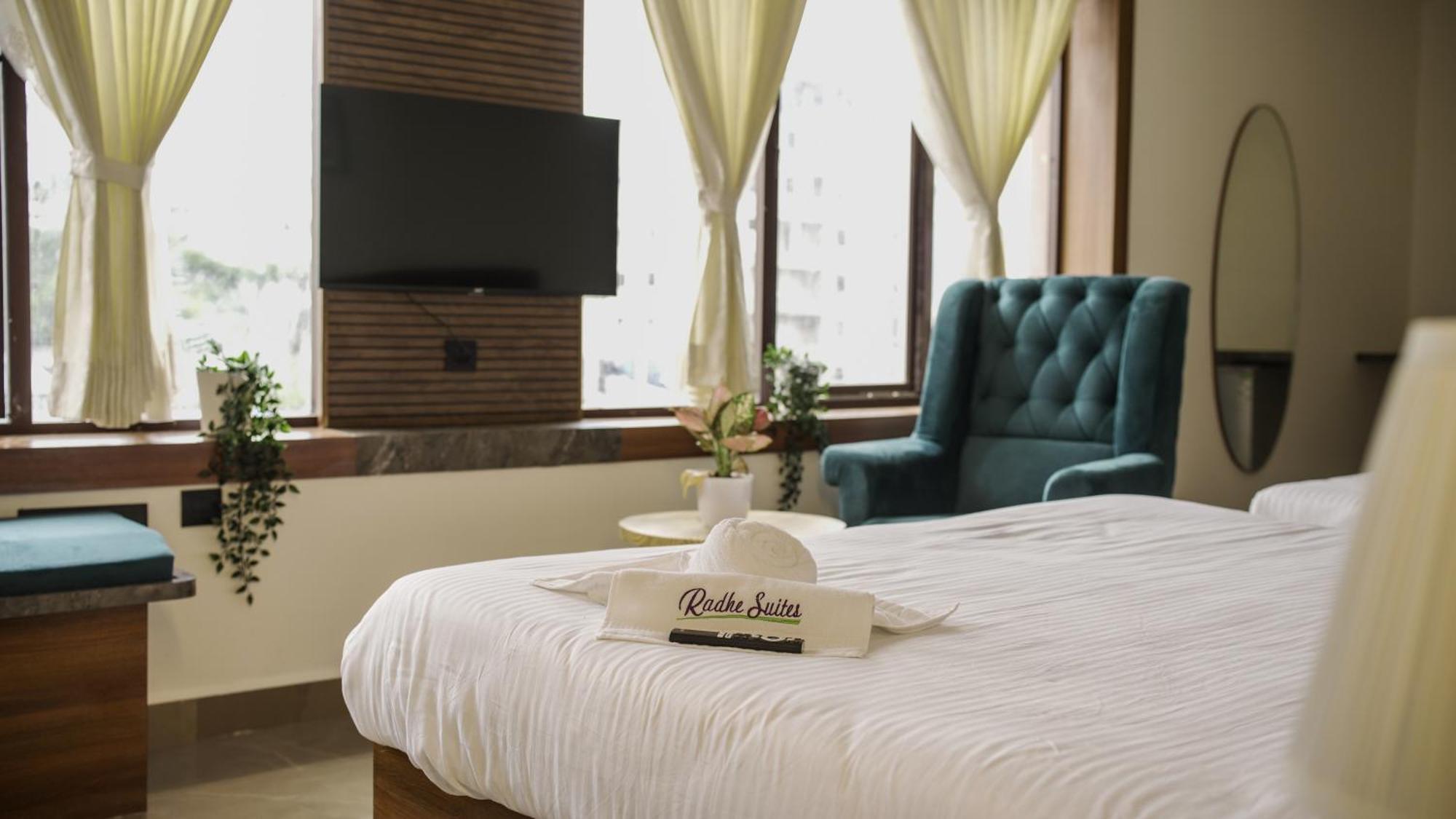 Radhe Suites Χιντεραμπάντ Εξωτερικό φωτογραφία
