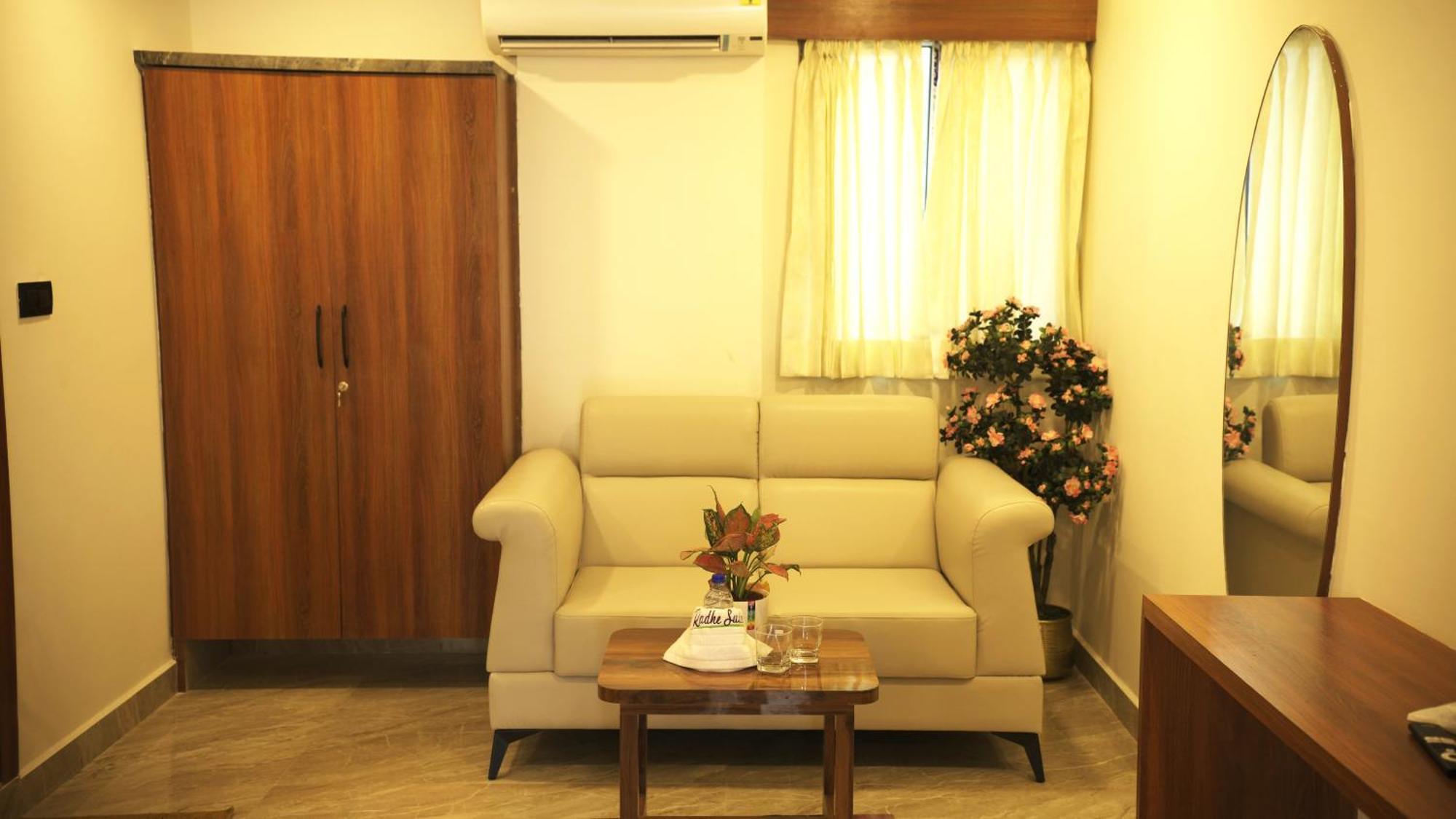 Radhe Suites Χιντεραμπάντ Εξωτερικό φωτογραφία