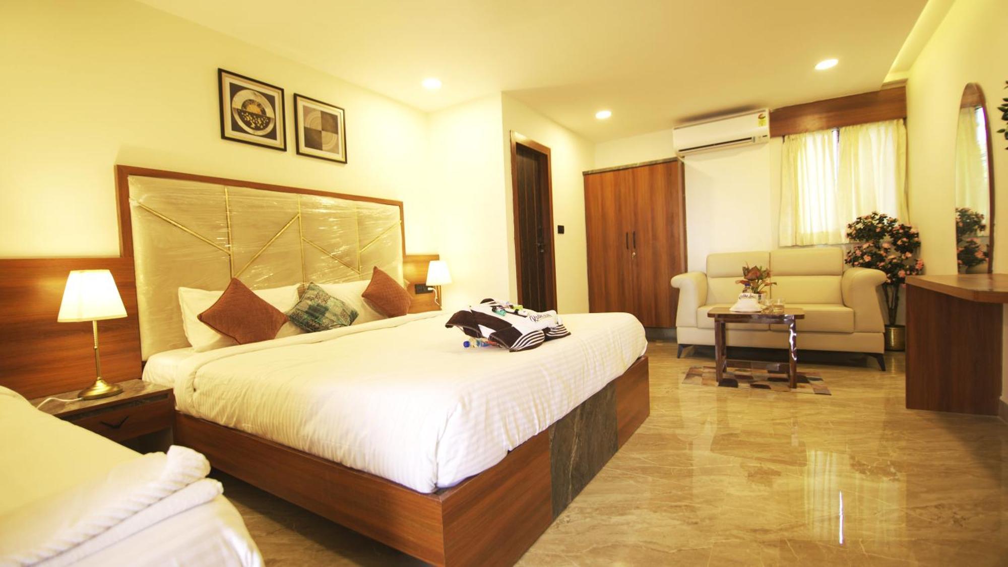 Radhe Suites Χιντεραμπάντ Εξωτερικό φωτογραφία
