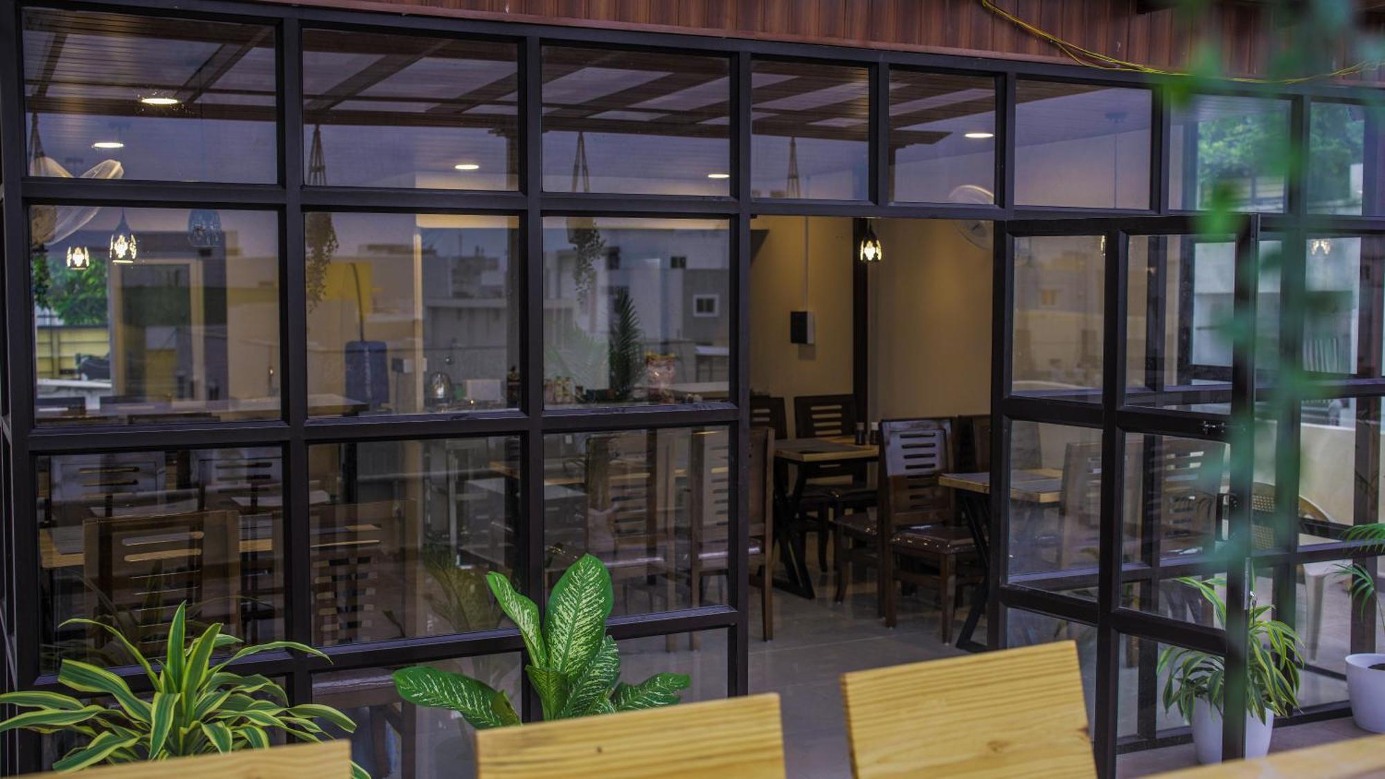 Radhe Suites Χιντεραμπάντ Εξωτερικό φωτογραφία